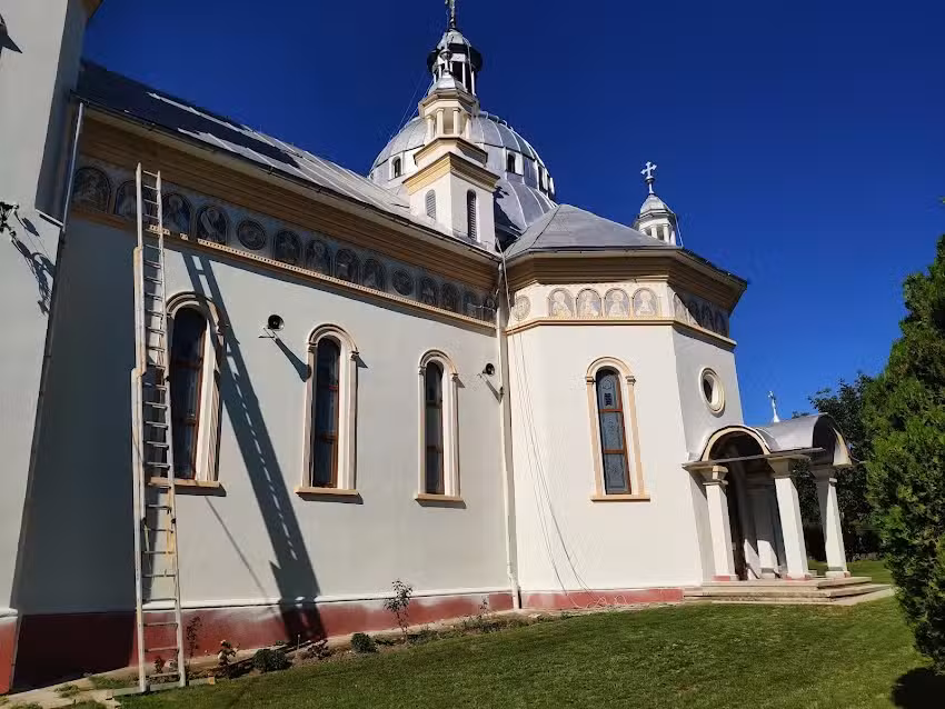 Biserica Sfinții Arhangheli Mihail și Gavriil