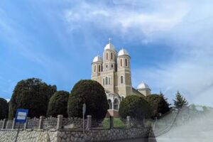 Biserica Sfinții Arhangheli Mihail și Gavriil