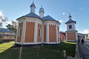 Biserica Sfinții Arhangheli Mihail și Gavriil din Gura Humorului