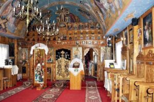 Biserica &bdquo;Sfinții Arhangheli Mihail și Gavriil&rdquo; Lapoș