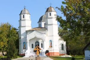 Biserica &bdquo;Sfinții Arhangheli Mihail și Gavriil&ldquo; Măstăcani