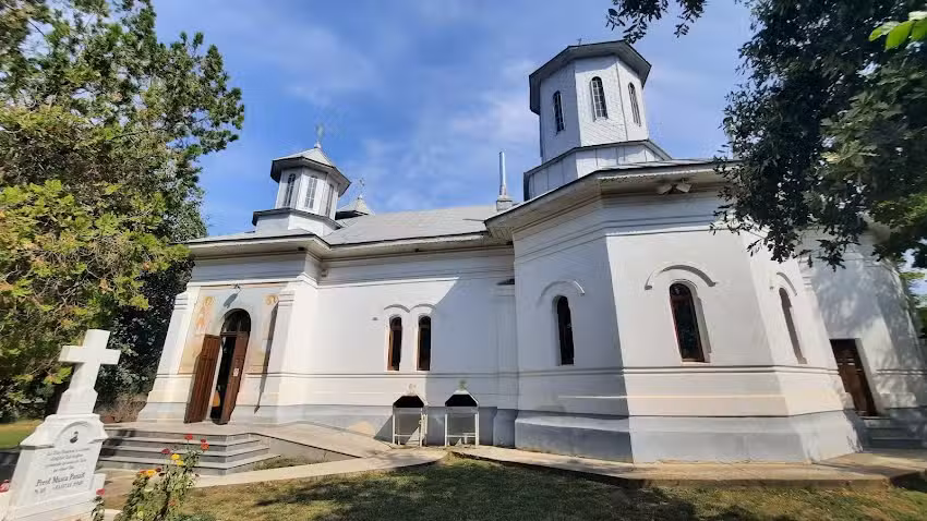 Biserica &bdquo;Sfinții Arhangheli Mihail și Gavriil&rdquo; Rediu