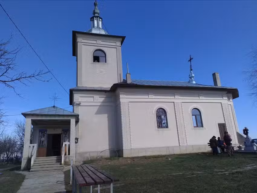 Biserica &bdquo;Sfinții Arhangheli Mihail și Gavriil&rdquo; Zlătunoaia