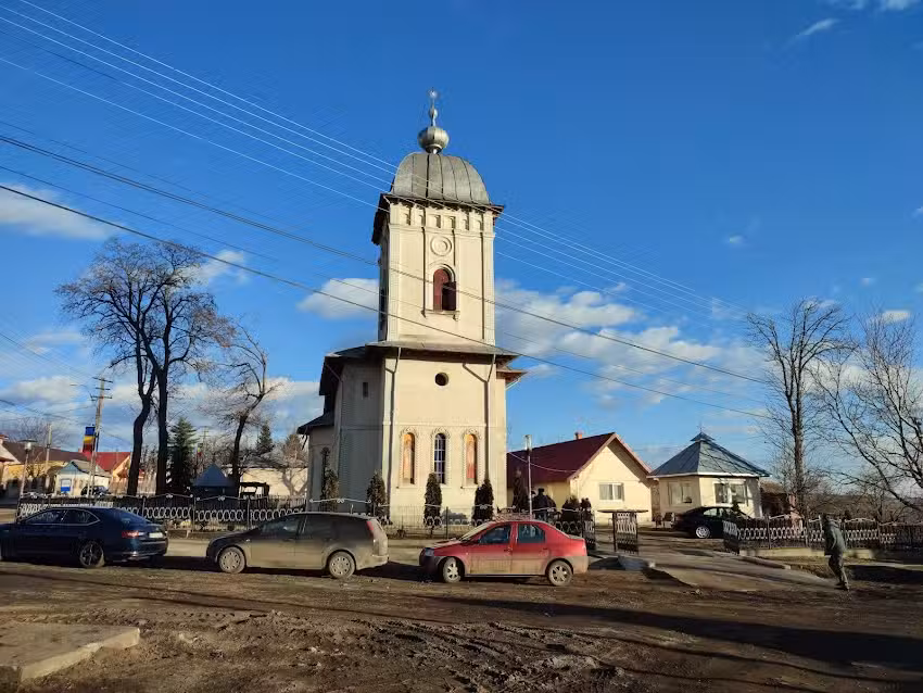 Biserica Sfinții Arhangheli Mihail și Gavril