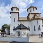 Biserica Sfinții Arhangheli Mihail și Gavril