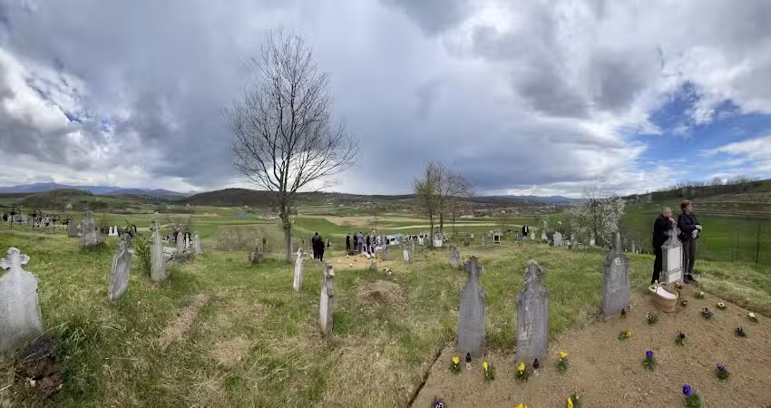 Biserica Sfinții Arhangheli Mihail și Gavril