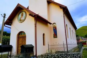 Biserica Sfinţii Arhangheli Mihail şi Gavril