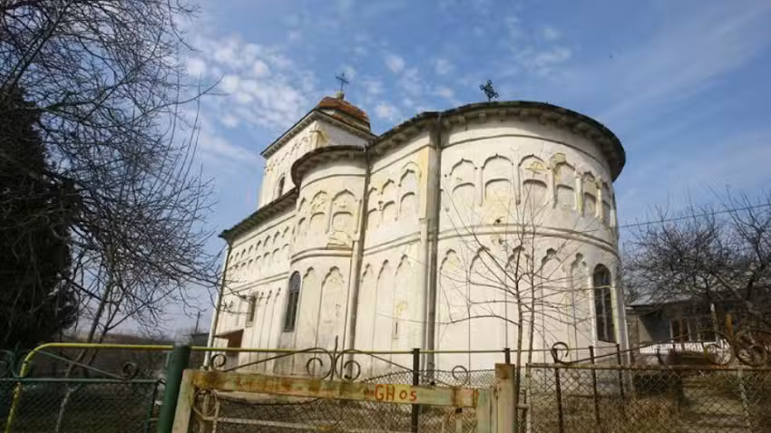 Biserica Sfinții Atanasie și Chiril