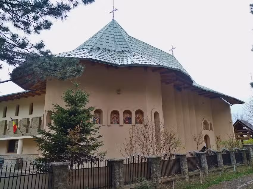 Biserica Sfinţii &Icirc;mpăraţi Constantin şi Elena