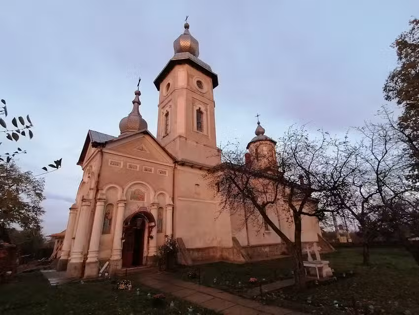 Biserica Sfinții &Icirc;mpărați Constantin și Elena