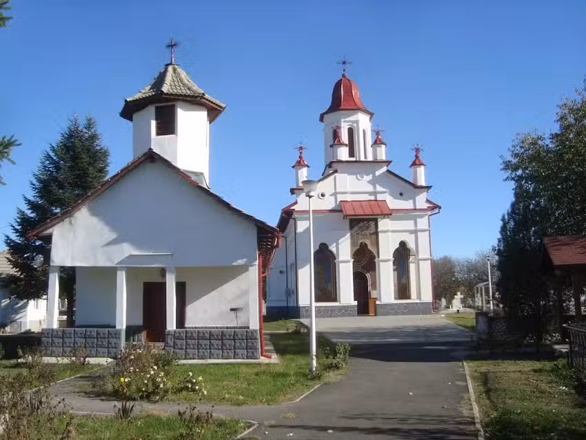 Biserica &bdquo;Sfinții &Icirc;mpărați Constantin și Elena&rdquo; B&acirc;rsești