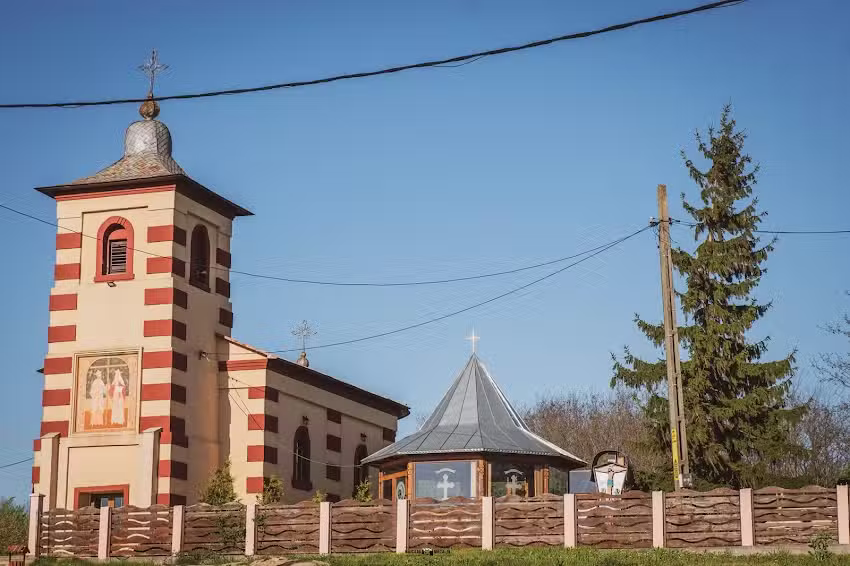 Biserica&bdquo;Sfinţii &Icirc;mpăraţi Constantin şi Elena&rdquo; Ciornohal