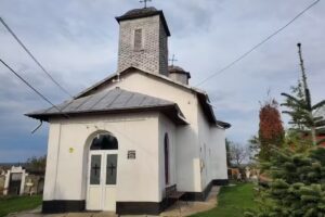 Biserica Sfinții &Icirc;mpărați Constantin și Elena &ndash; Dobra