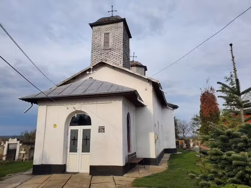 Biserica Sfinții &Icirc;mpărați Constantin și Elena &ndash; Dobra