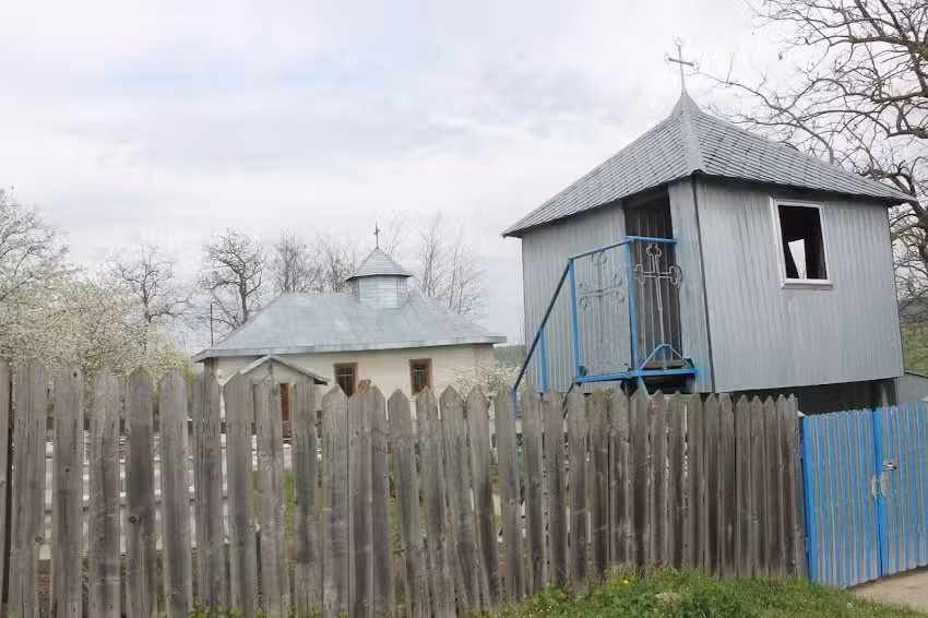 Biserica &bdquo;Sfinții &Icirc;mpărați Constantin și Elena&ldquo; Pochișcani