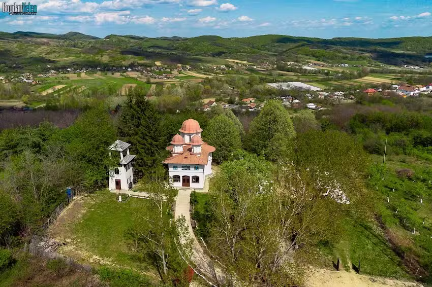 Biserica Sfinții Mari Mucenici Gheorghe și Dimitrie