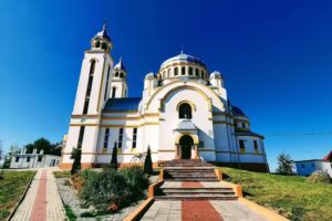 Biserica Sfinții Mihail și Gavril