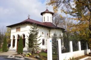 Biserica &bdquo;Sfinții Mihail și Gavril&rdquo; din Petrești