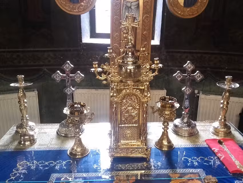 Biserica Sfinții Petru și Pavel