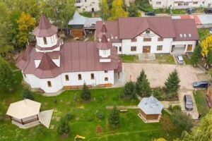 Biserica &bdquo;Sfinţii Trei Ierarhi&rdquo; Bacău