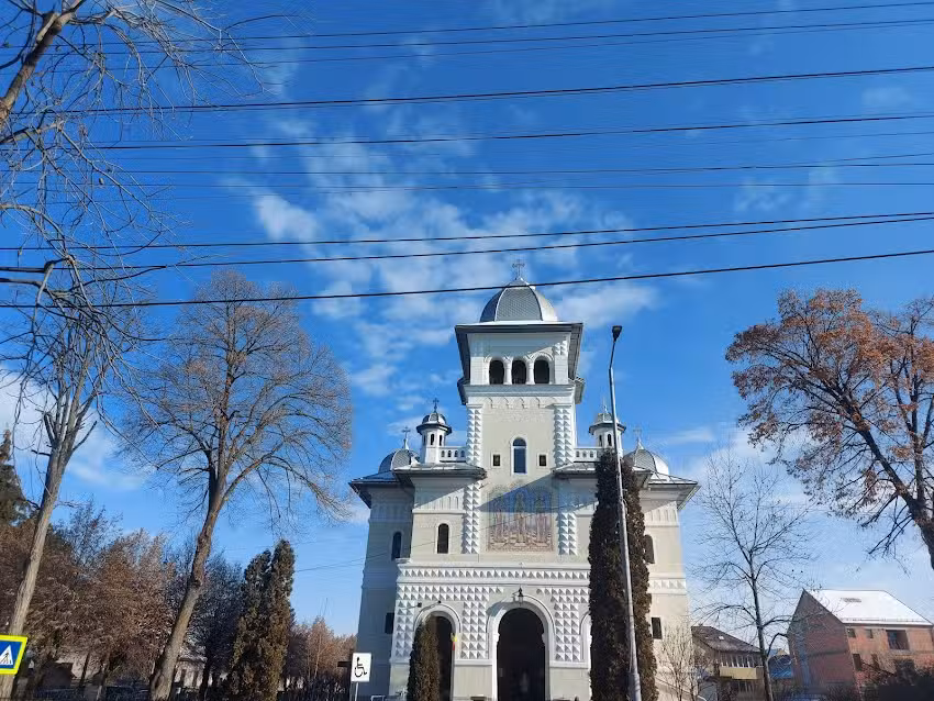 Biserica Sfinții Trei Ierarhi din Bistrița