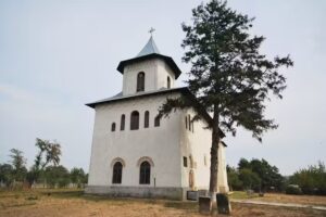 Biserica Sfinţii Voievozi