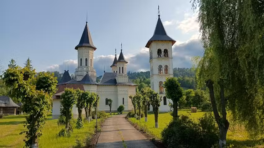 Biserica Sfinții Voievozi