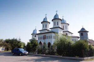 Biserica Sfinții Voievozi