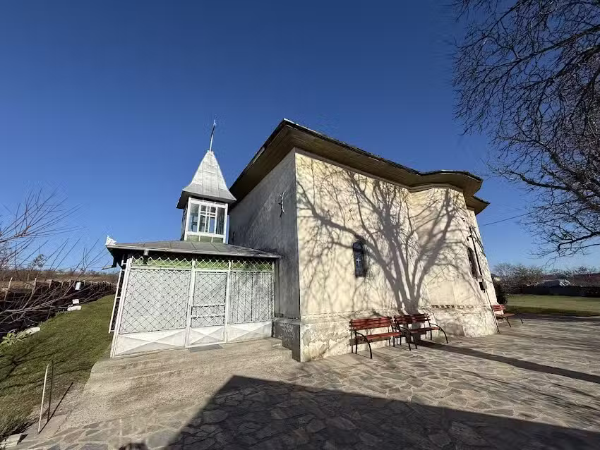 Biserica Sfinții Voievozi