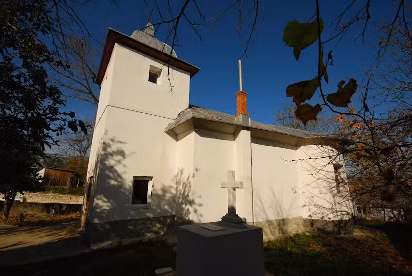 Biserica Sfinții Voievozi