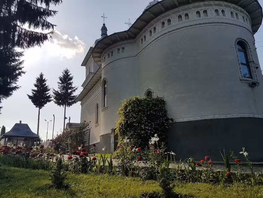 Biserica Sfinții Voievozi