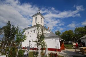 Biserica Sfinții Voievozi