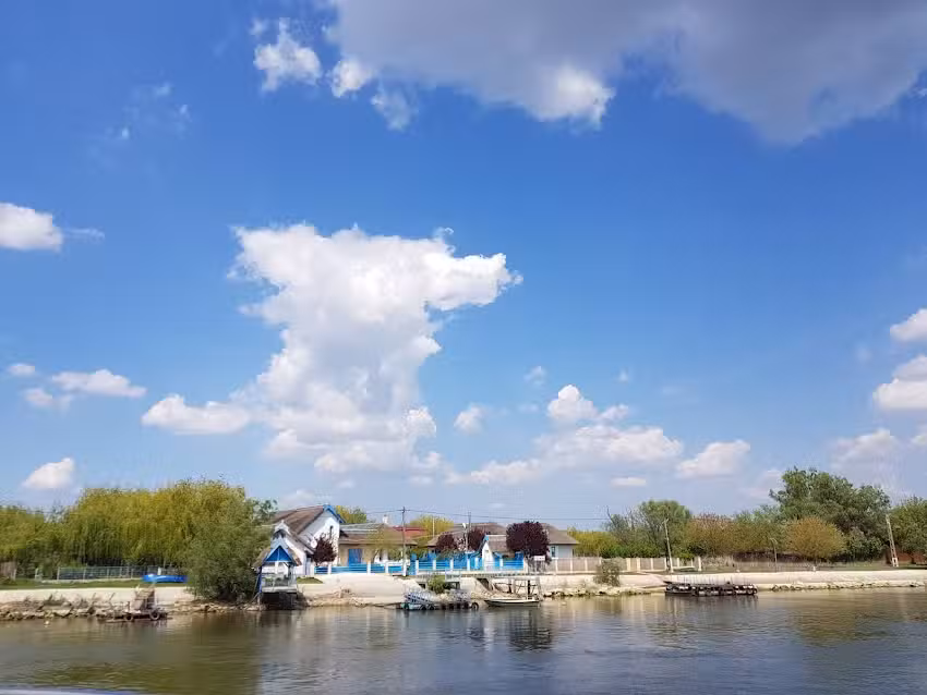 Biserica Sfinții Voievozi