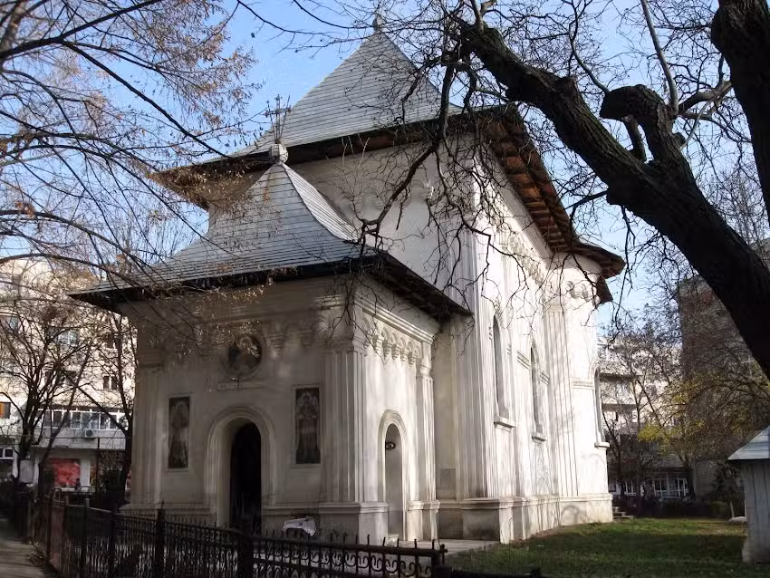 Biserica Sfintii Voievozi Husi