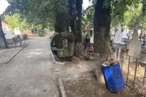 Biserica si Cimitir Fundulea