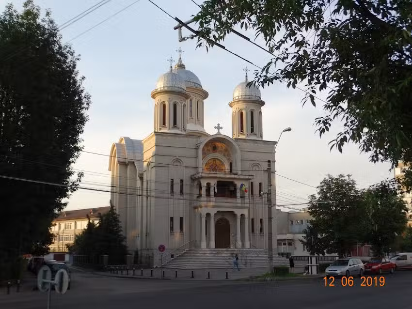 Biserica Soborul Celor 12 Apostoli