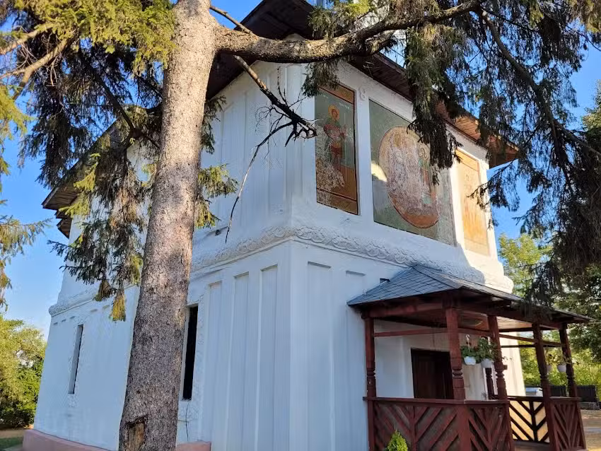 Biserica Strejeștii de Sus