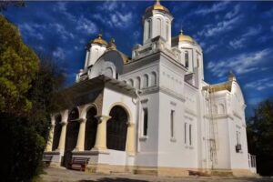 Biserica Topraisar cu hramul Sfinților Arhangheli Mihail si Gavriil