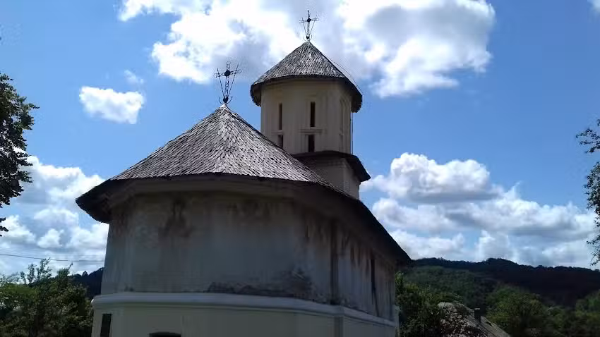 Biserica Umblătoare