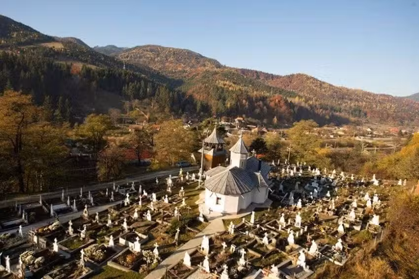 Biserica Veche ,,Sf&acirc;ntul Dimitrie Izvor&acirc;torul de Mir&rdquo; Goioasa