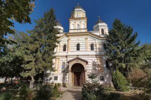 Catedrala &bdquo;Sf&acirc;nta Treime&rdquo; a Corabiei