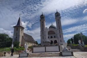 Catedrala Sfinții Apostoli Petru și Pavel