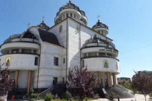 Catedrala Sfinții Apostoli Petru și Pavel