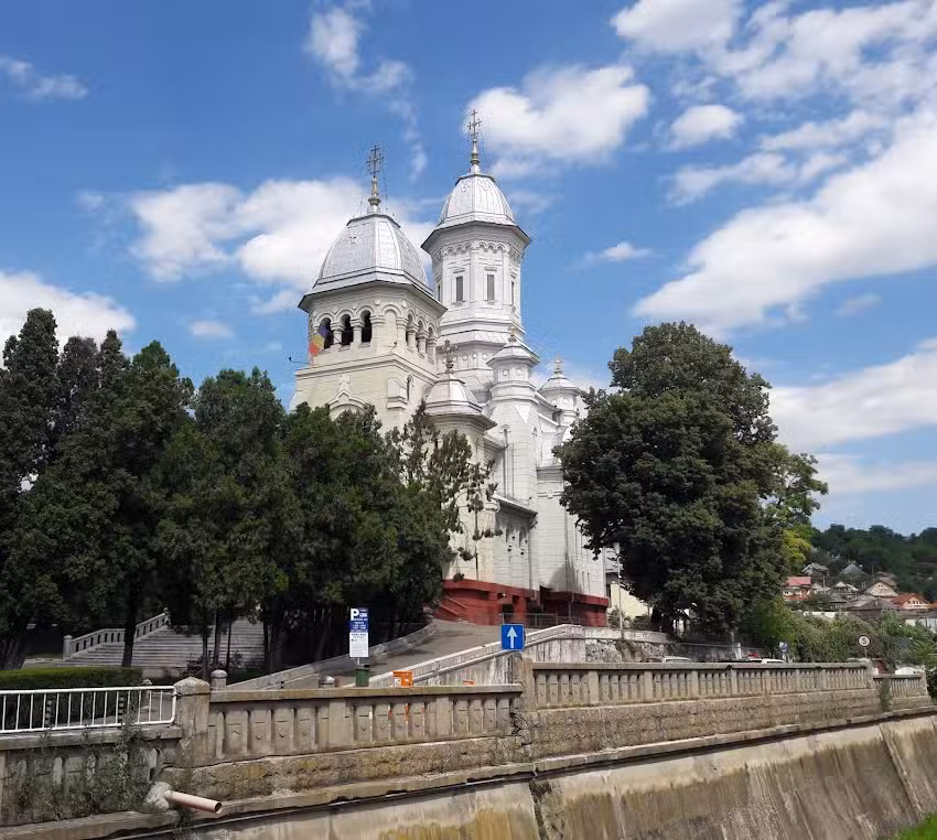 Catedrala Sfinții Arhangheli Mihail și Gavriil