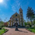 Kis Szent Ter&eacute;z Pl&eacute;b&aacute;nia