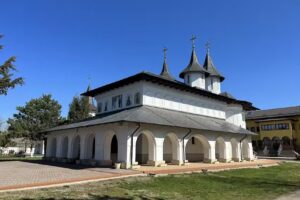 Mănăstirea Chiroiu