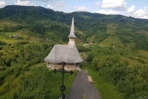 Mănăstirea Str&acirc;mtura &bdquo;Sf&acirc;nta Cuvioasă Parascheva&rdquo;