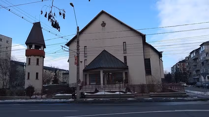 Nagyb&aacute;nya-&Uacute;jv&aacute;ros Reform&aacute;tus Templom