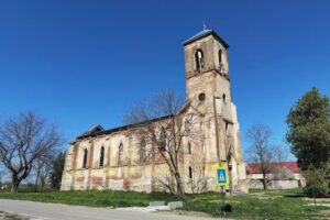 Ruinele Bisericii Catolice