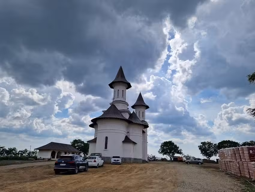 Schitul Acoperăm&acirc;ntul Maicii Domnului Mogoș